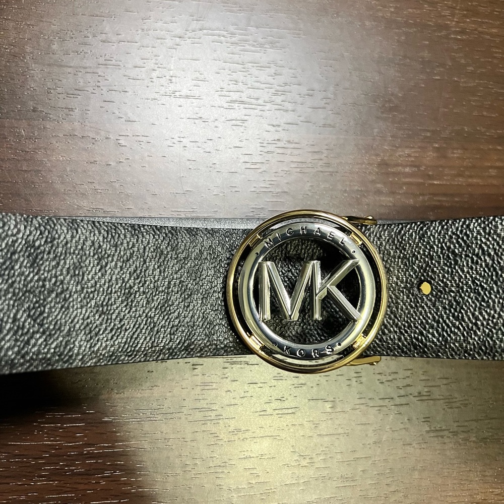 Michael Kors Reversible Belt. Monogram/solid black. Size L